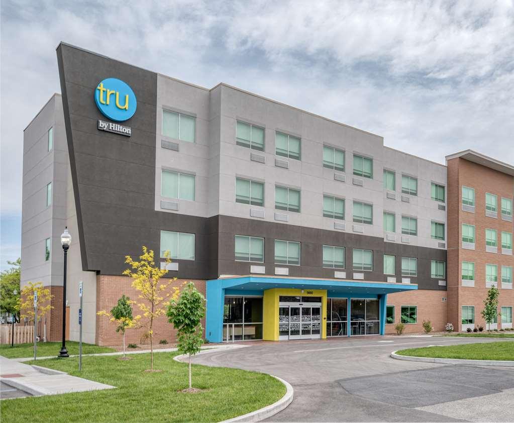 Tru By Hilton Indianapolis Lawrence, In Hotel Exterior foto